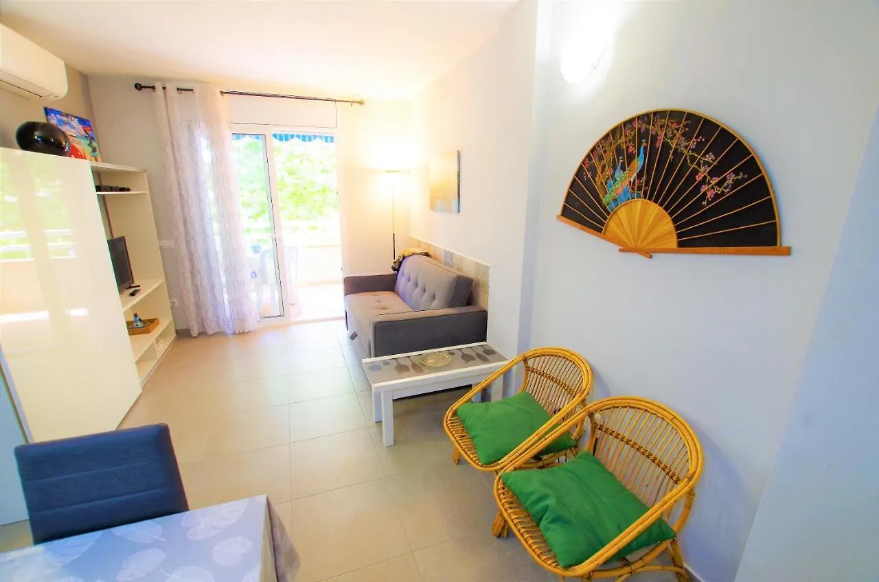 V&V Lloret- Apartamento Blanc Precioso Apartamento Con Piscina Comunitaria Y Aire Acondicionado Lloret de Mar