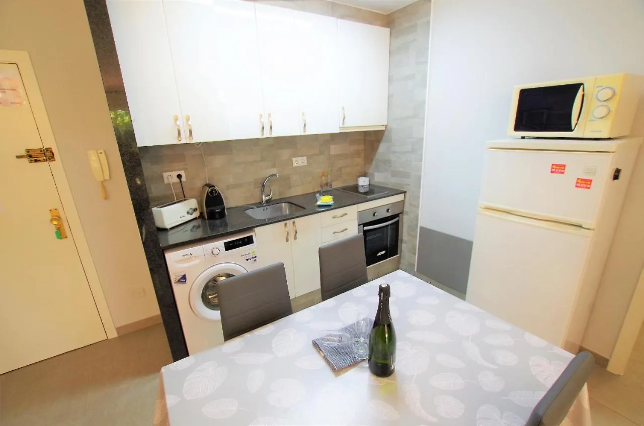 V&V Lloret- Apartamento Blanc Precioso Apartamento Con Piscina Comunitaria Y Aire Acondicionado Lloret de Mar Apartament
